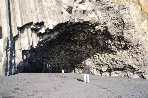 The cave Hálsanefshellir